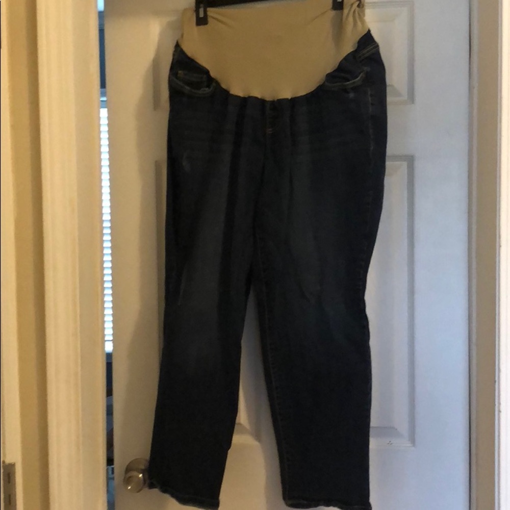 Maternity capris